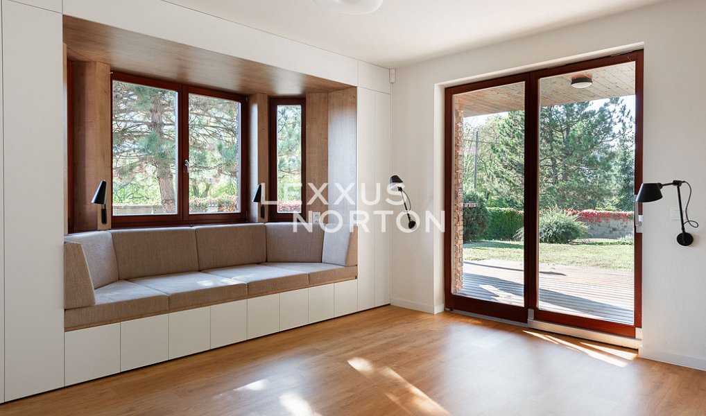 Prodej domu 378 m² s pozemkem 1 502 m², Zvole – náhled fotky 5