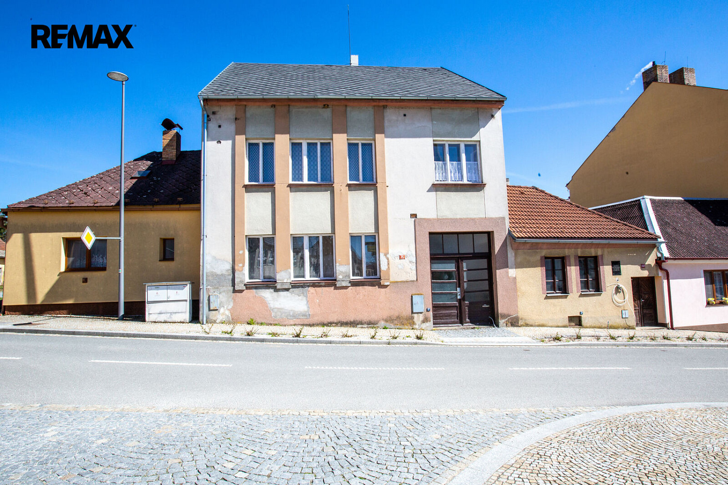 Prodej nájemního domu, činžáku 196 m²