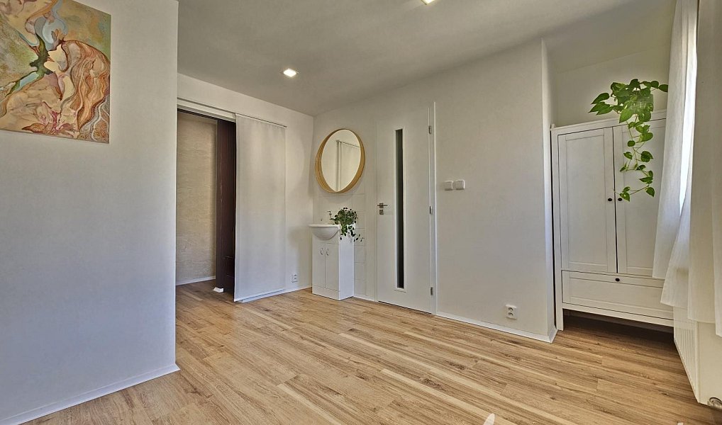 Pronájem bytu 2+kk 35 m², Praha – náhled fotky 3