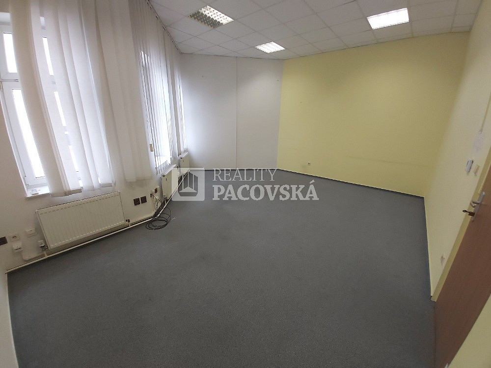 Pronájem kanceláře 27 m² – pohled 2