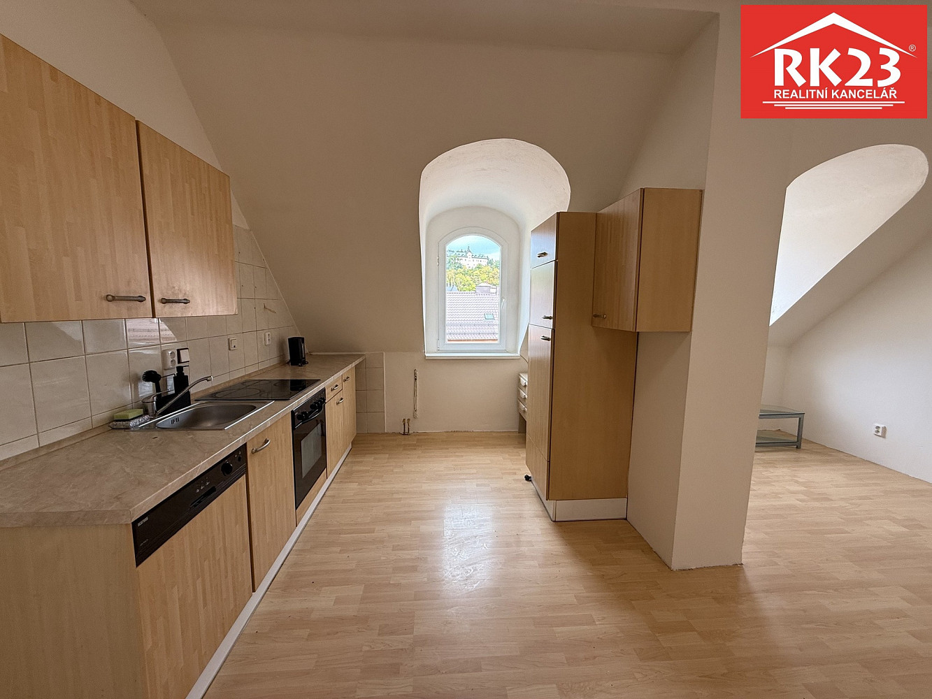Pronájem bytu 1+kk 34 m² – fotografie 2
