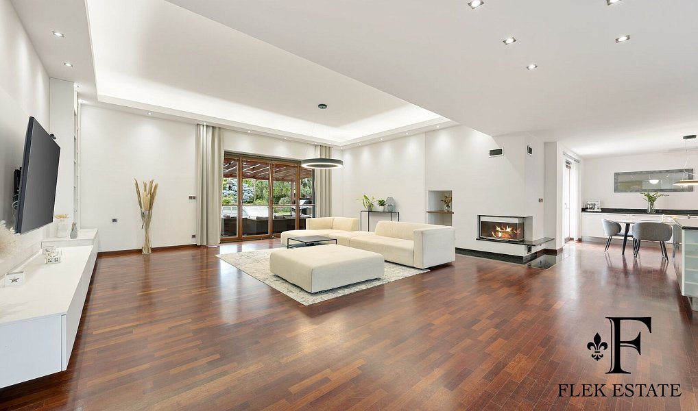 Prodej domu 371 m² s pozemkem 2 392 m², Medlov – náhled fotky 16