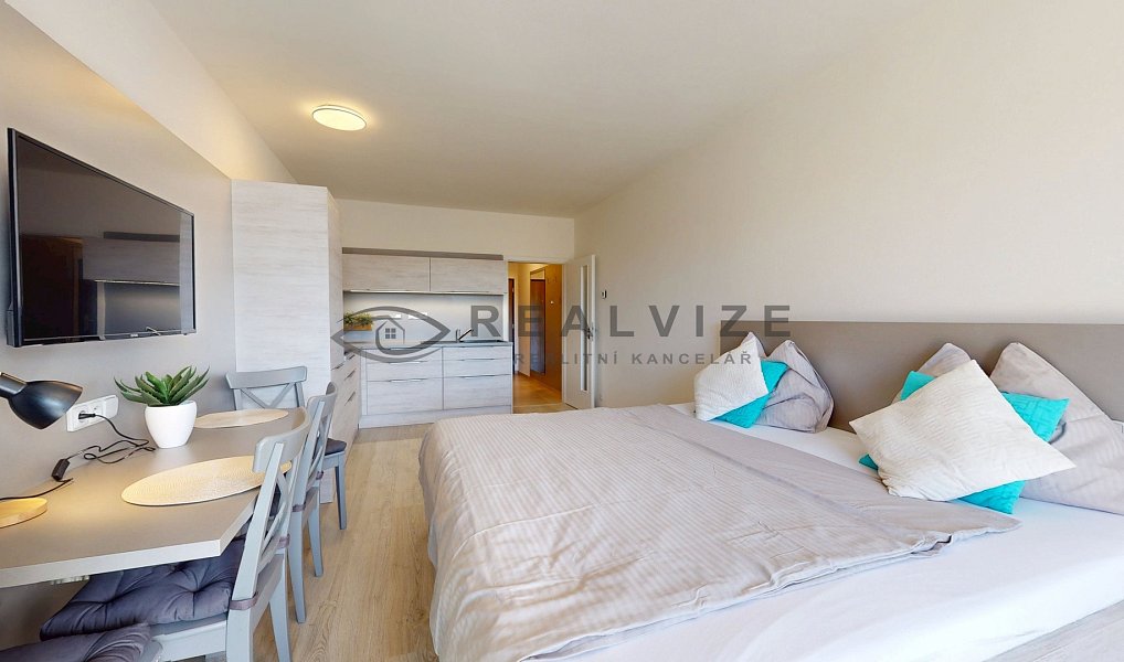 Prodej bytu 1+kk 33 m², Lipno nad Vltavou – fotka 1 z 11