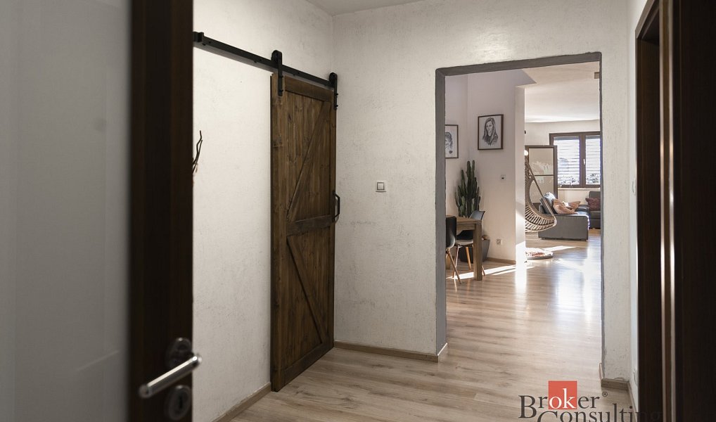 Prodej domu 280 m² s pozemkem 981 m², Hýskov – náhled fotky 12