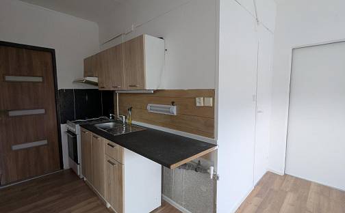 Pronájem bytu 3+1 86 m², Budovatelská, Klášterec nad Ohří, okres Chomutov