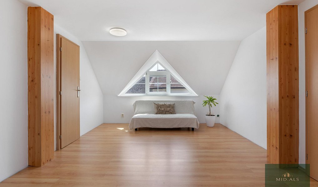 Prodej domu 200 m² s pozemkem 1 164 m², Nevřeň – náhled fotky 14
