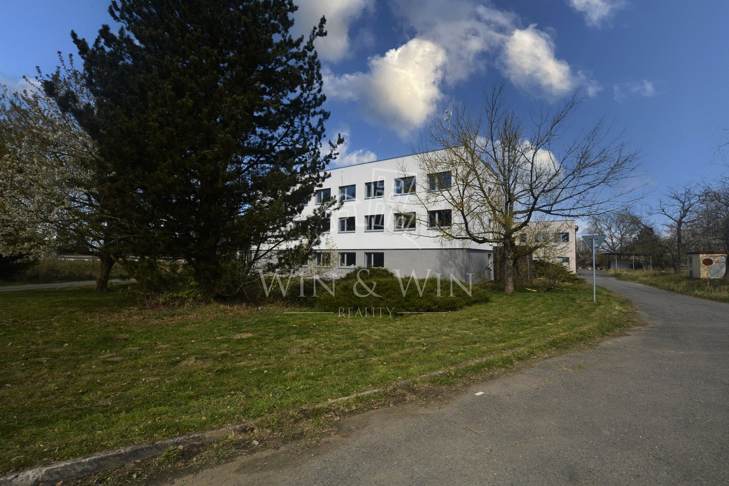 Prodej kanceláře 1 065 m²