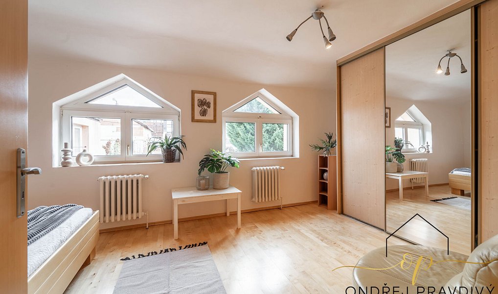 Prodej domu 265 m² s pozemkem 428 m², Lety – náhled fotky 13