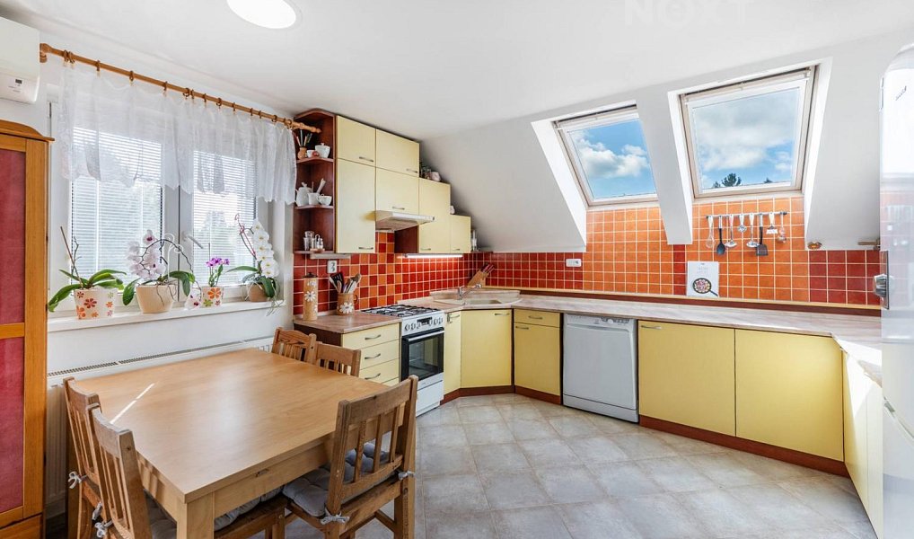 Prodej domu 180 m² s pozemkem 563 m², Mukařov – náhled fotky 9