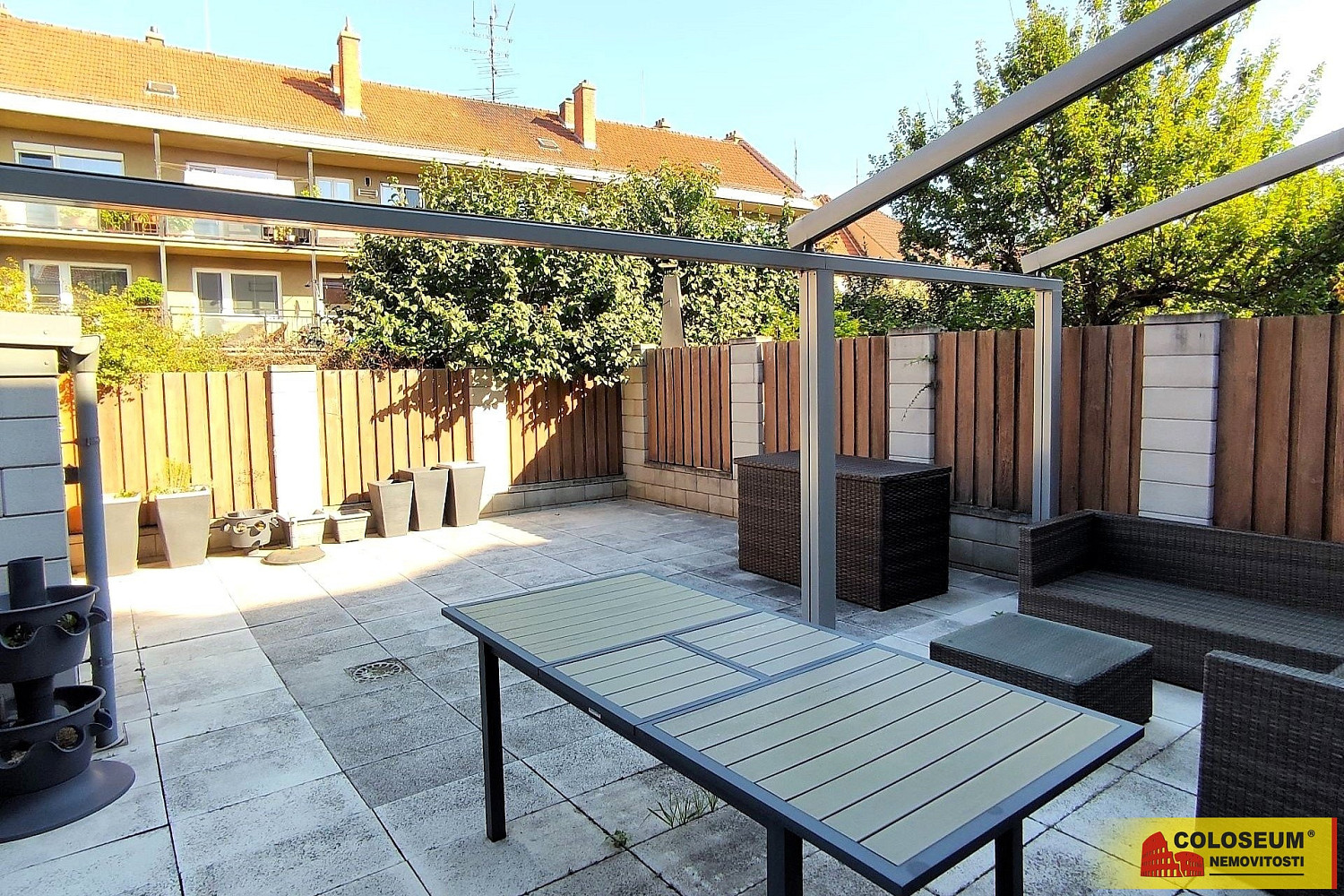 Pronájem domu 316 m² s pozemkem 181 m² – fotografie 2