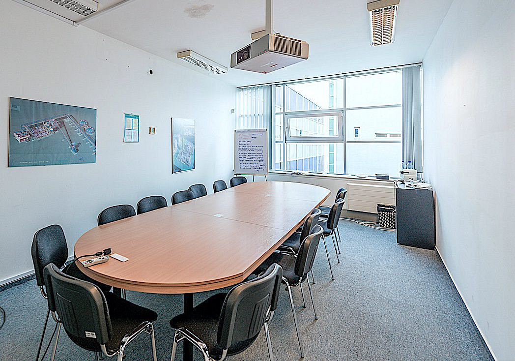 Pronájem kanceláře 628 m² – fotografie 3