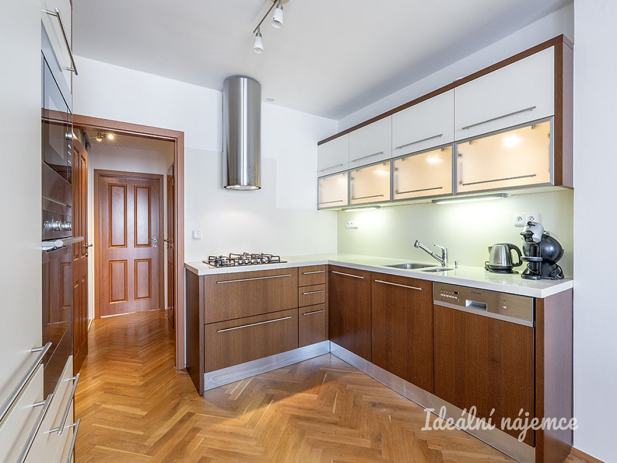 Pronájem bytu 2+kk 69 m², Praha