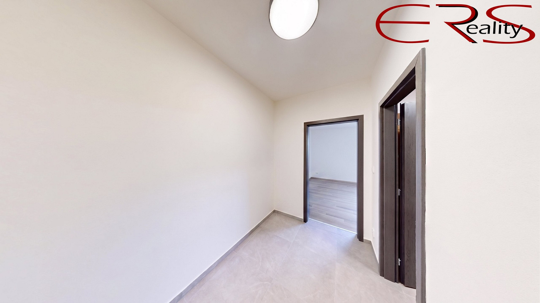 Prodej bytu 1+1 40 m² – fotografie 2