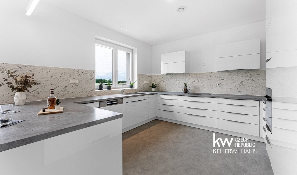 Prodej domu 212 m² s pozemkem 1 982 m², Choťánky – náhled fotky 3