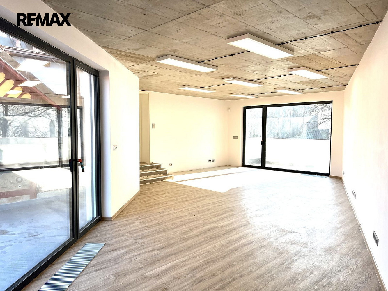 Pronájem kanceláře 151 m², Rožnov pod Radhoštěm