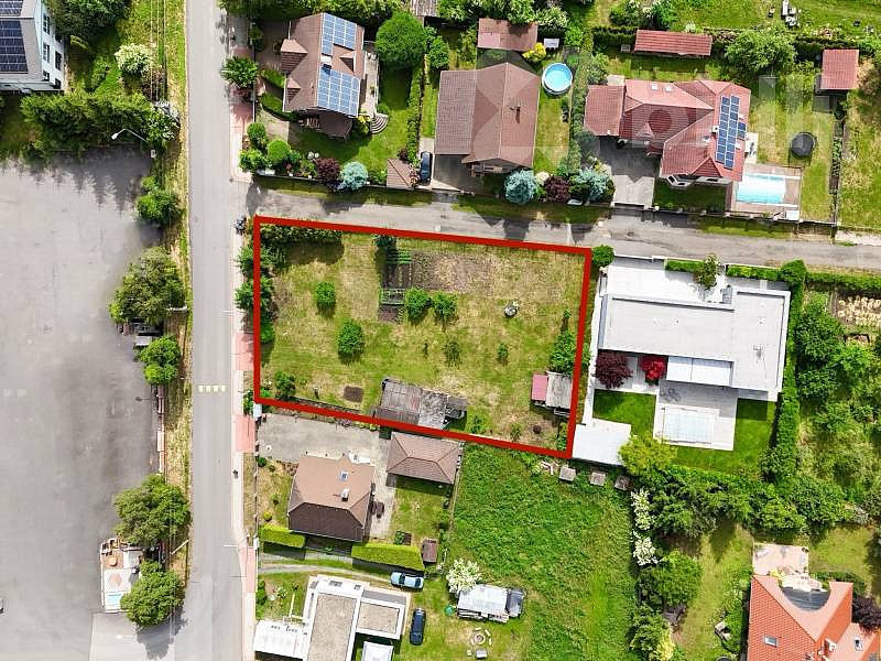 Prodej stavebního pozemku 1 177 m²