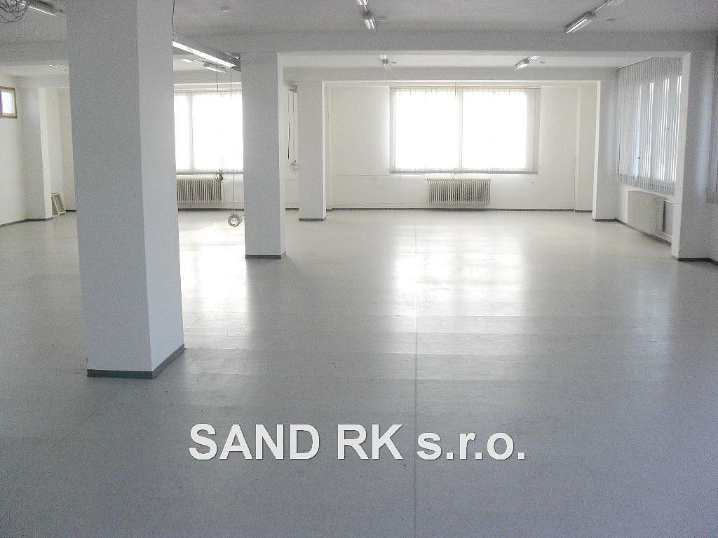 Pronájem komerčního objektu (jiného typu) 400 m² – fotografie 3