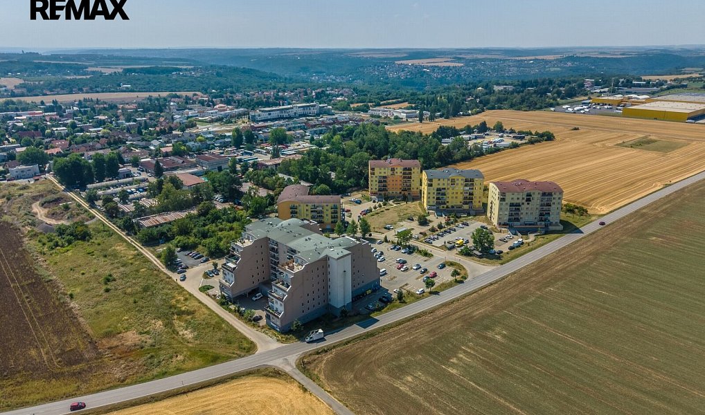 Pronájem bytu 1+kk 30 m², Klecany – náhled fotky 17