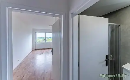 Pronájem bytu 1+kk 27 m², Na břevnovské pláni, Praha 6 - Břevnov