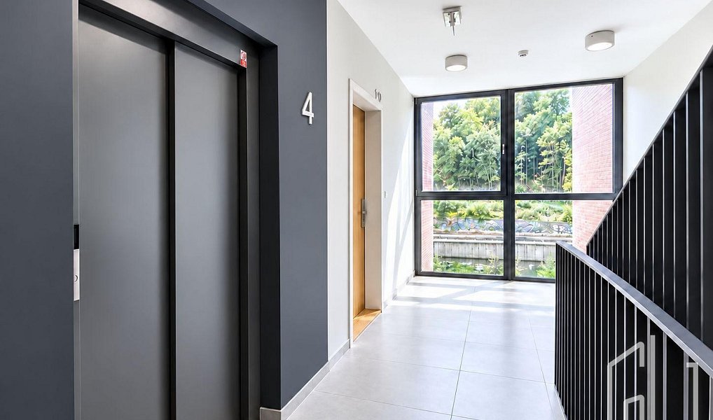 Pronájem bytu 1+kk 36 m², Praha – náhled fotky 6