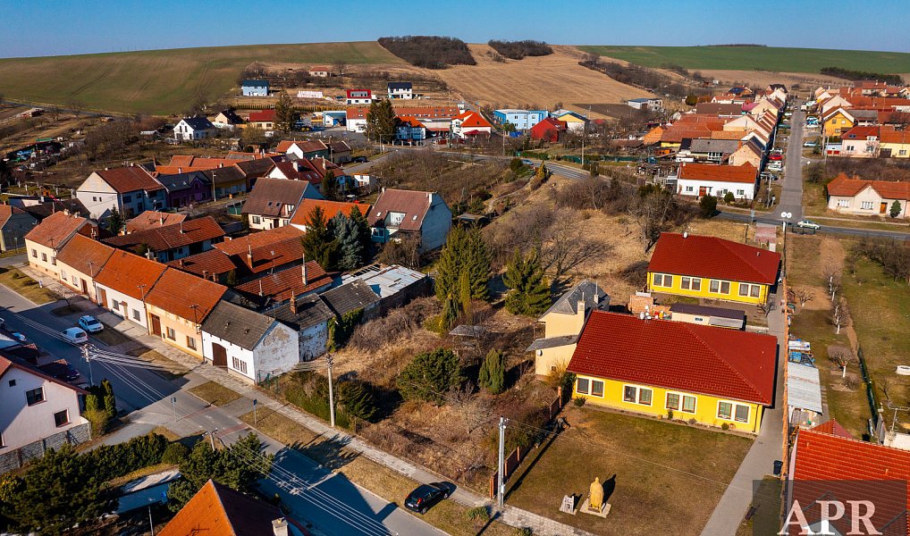 Prodej stavebního pozemku 3 961 m², Hluk – náhled fotky 4