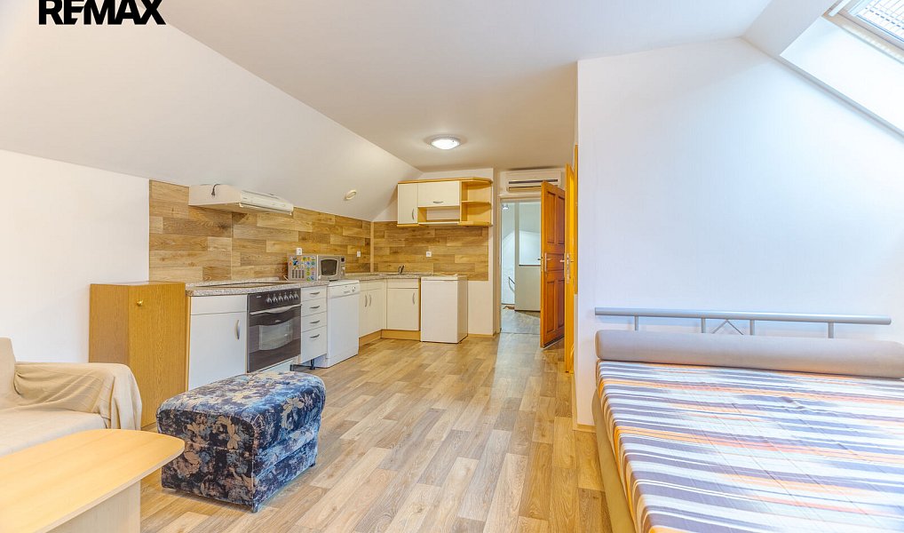 Prodej domu 212 m² s pozemkem 700 m², Velvary – náhled fotky 11
