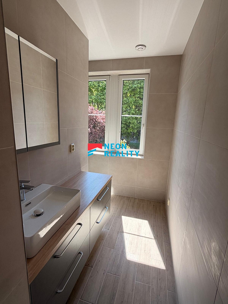 Pronájem bytu 3+kk 78 m² — photo 2