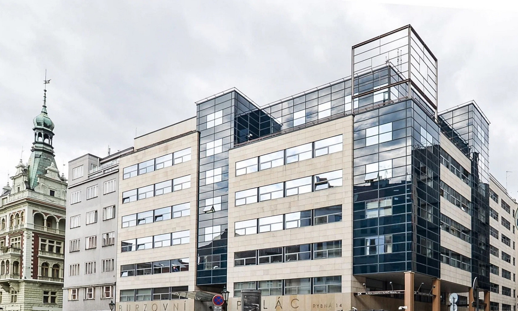 Pronájem kanceláře 305 m²