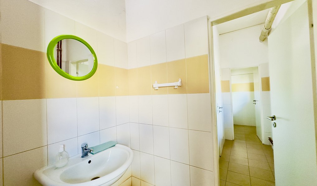 Pronájem obchodních prostor 593 m², Blatná – náhled fotky 9