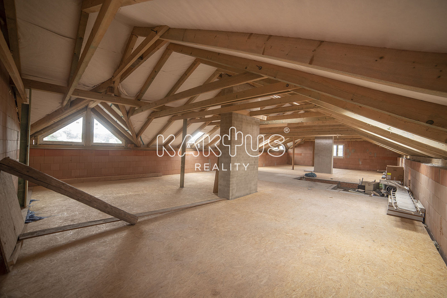 Pronájem komerčního objektu (jiného typu) 180 m² — photo 5