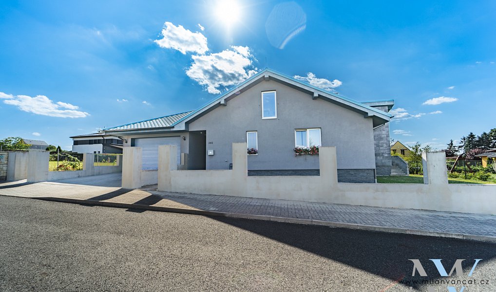 Prodej domu 233 m² s pozemkem 812 m², Zbuzany – náhled fotky 8
