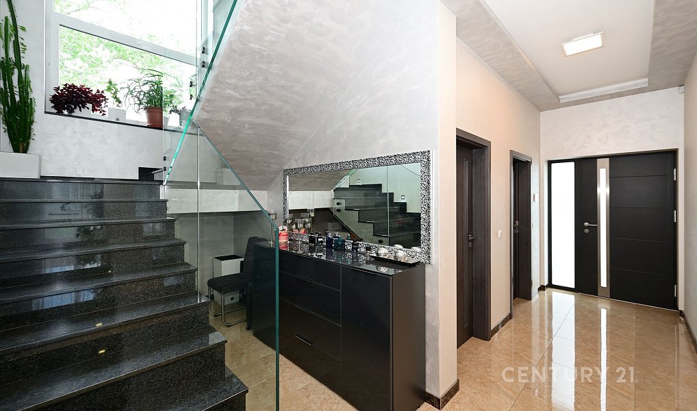 Prodej domu 243 m² s pozemkem 850 m², Květnice – náhled fotky 10