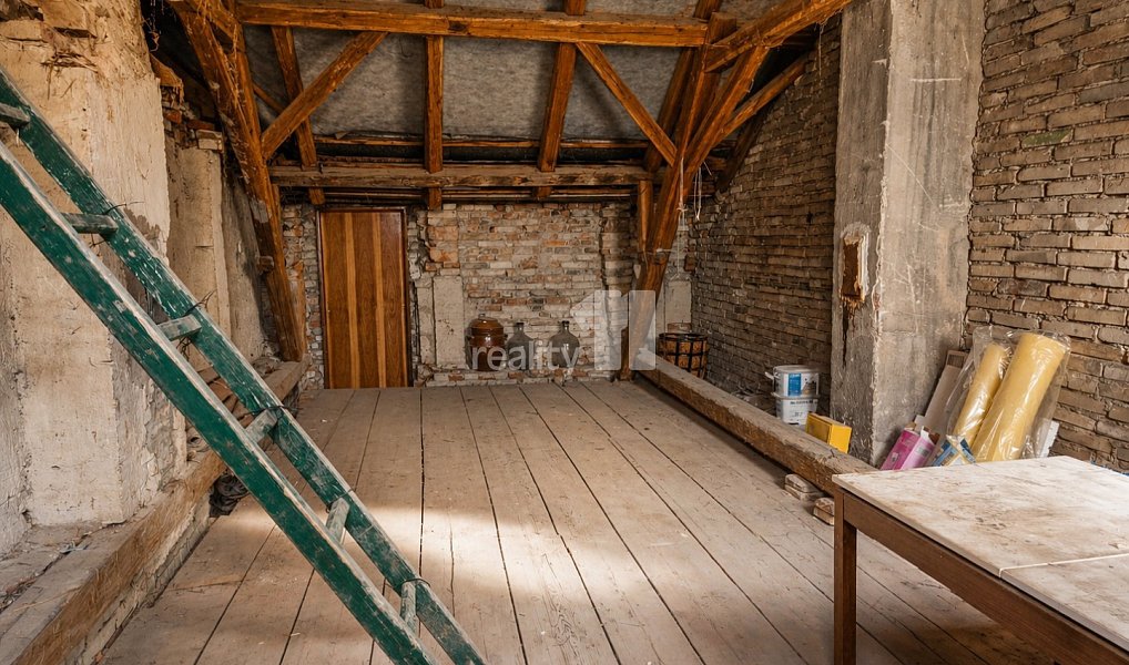 Prodej domu 206 m² s pozemkem 750 m², Křičeň – náhled fotky 32
