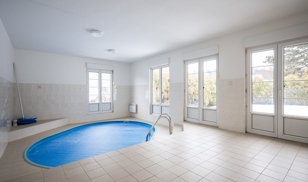 Pronájem domu 365 m² s pozemkem 539 m², Praha – náhled fotky 2