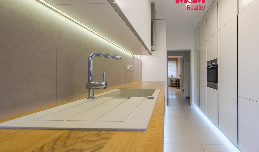 Prodej bytu 3+1, 88 m², Chodov, Praha 11, Praha