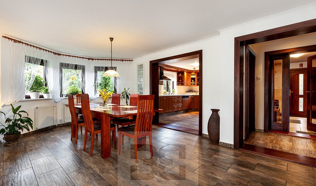 Prodej domu 262 m² s pozemkem 2 154 m², Králův Dvůr – náhled fotky 16