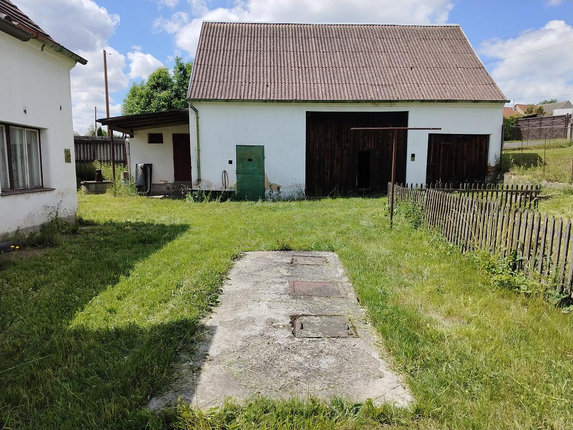 Prodej domu 105 m² s pozemkem 1 073 m² — photo 2