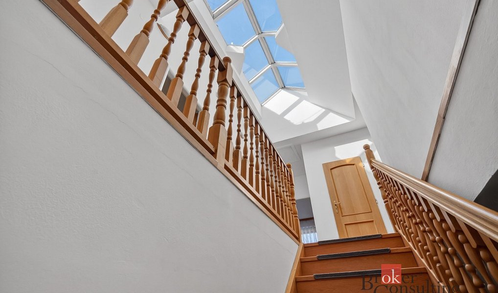 Prodej domu 258 m² s pozemkem 1 347 m², Praha – náhled fotky 17