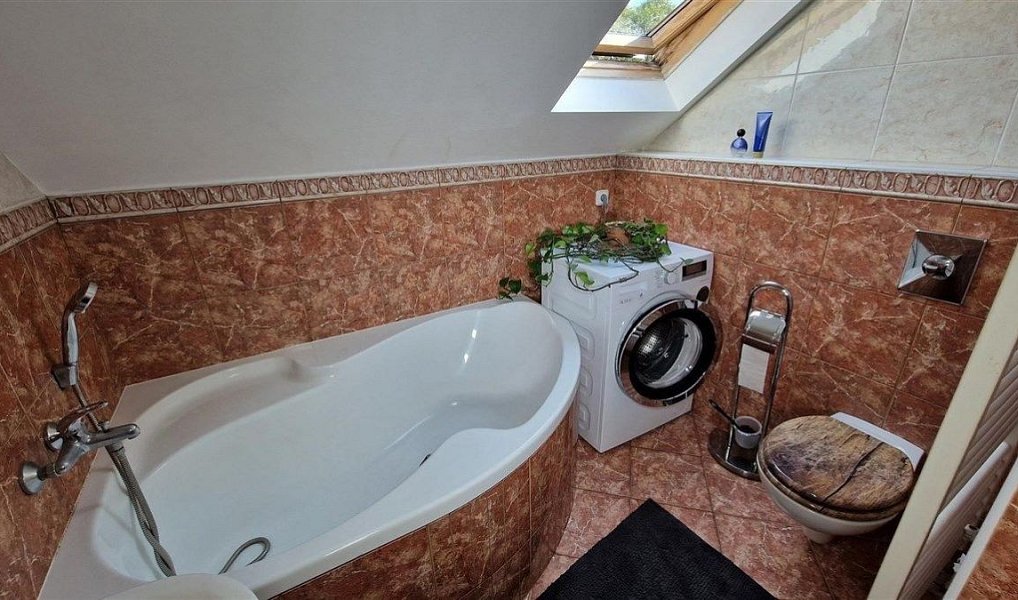 Prodej domu 324 m² s pozemkem 580 m², Jablonec nad Nisou – náhled fotky 18