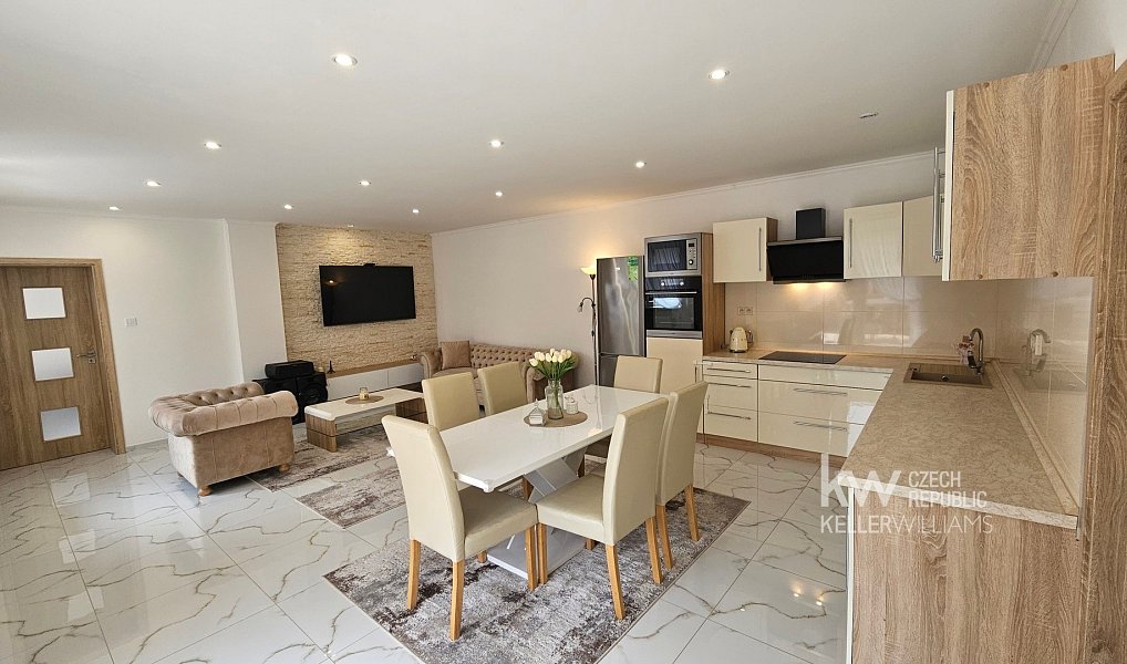 Prodej domu 93 m² s pozemkem 285 m², Unhošť – náhled fotky 2