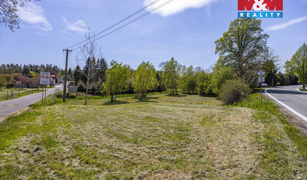 Prodej stavebního pozemku 1 402 m², Veliny – náhled fotky 6