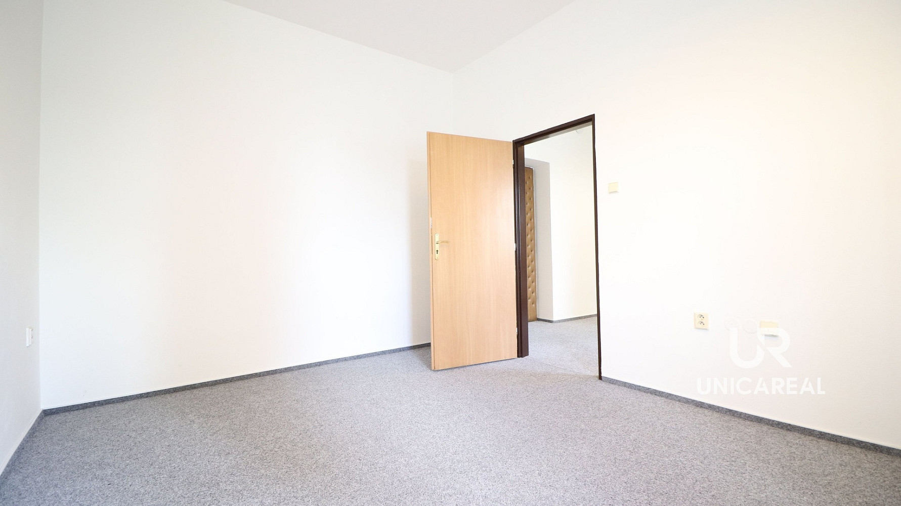 Pronájem kanceláře 69 m² – pohled 2