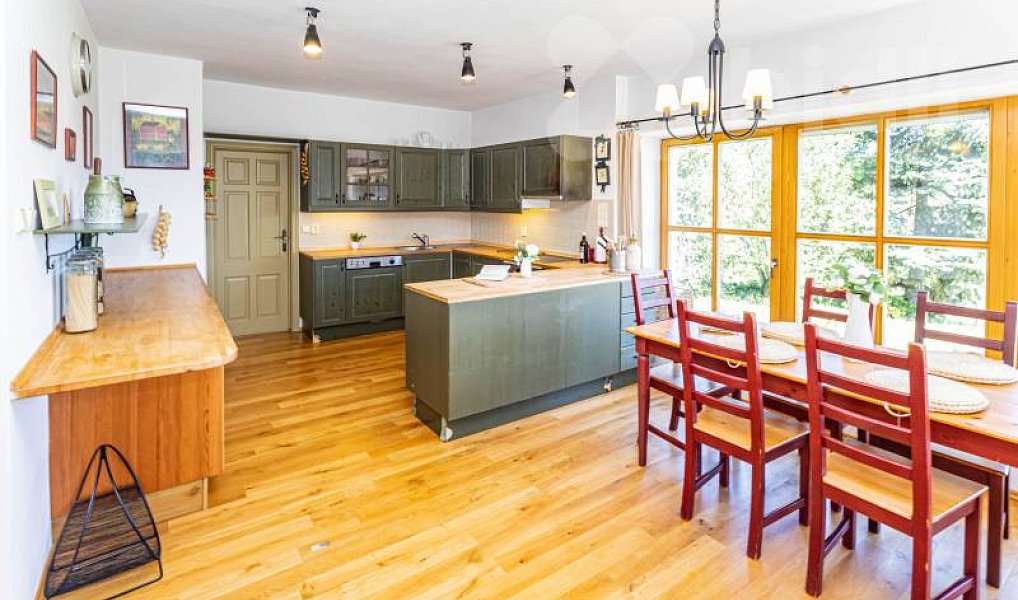 Prodej domu 250 m² s pozemkem 11 733 m², Kolinec – náhled fotky 26