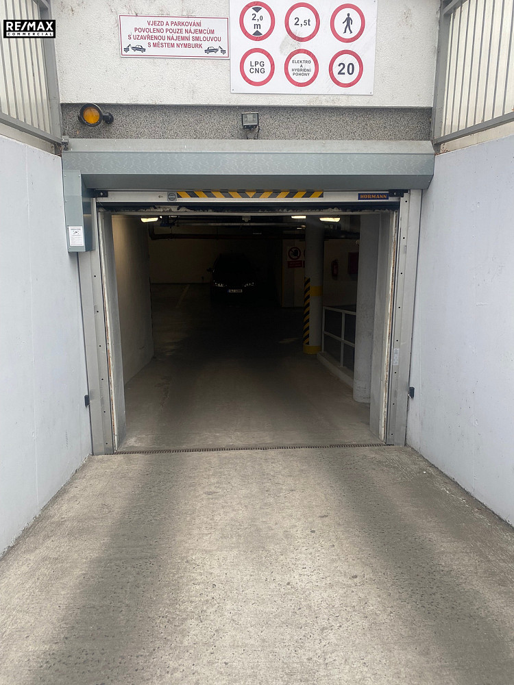 Prodej garážového stání v centru nymburka - zvýhodněná nabídka na měsíc listopad — photo 3