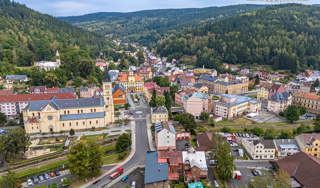 Prodej domu 380 m² s pozemkem 615 m², Kraslice – náhled fotky 33