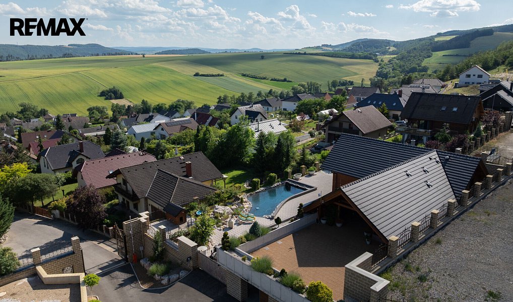 Prodej domu 486 m² s pozemkem 1 661 m², Králův Dvůr – náhled fotky 30