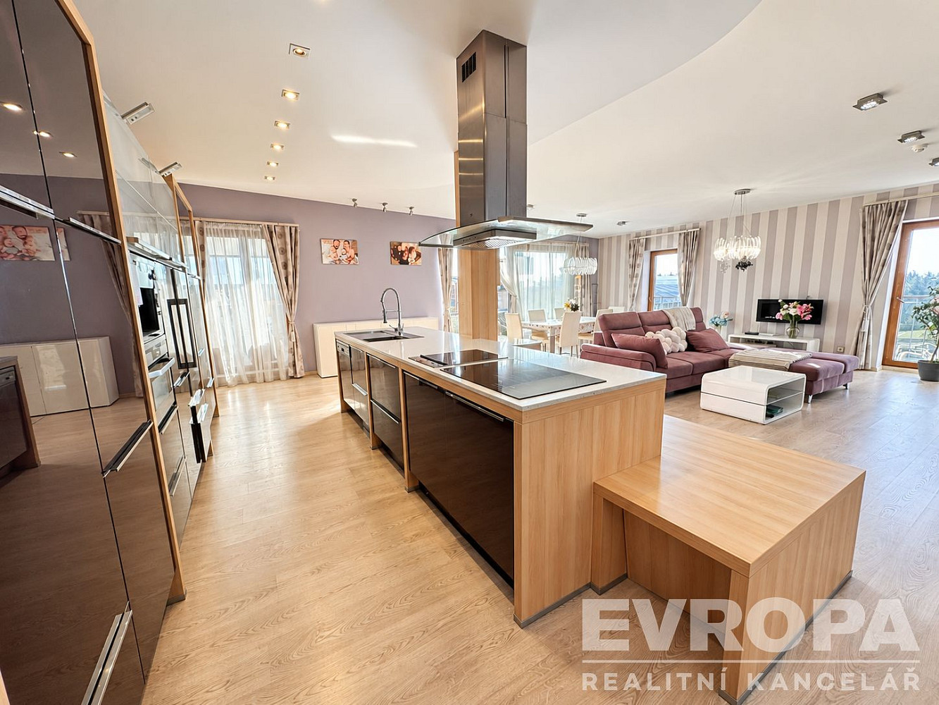 Pronájem bytu 3+kk 153 m²