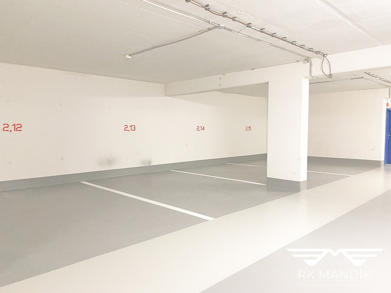 Garážové stání, 10m2 - ul. Kytlická 780, Praha - Prosek – fotografie 3