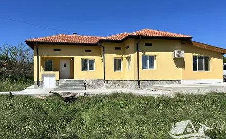 Prodej domu 95 m² s pozemkem 2 400 m², Dobrevo, Bulharsko