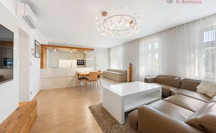 Pronájem bytu 2+kk 90 m², náměstí Míru, Uherské Hradiště